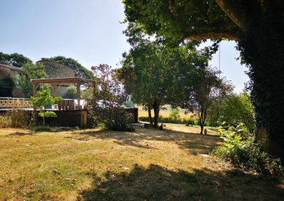 Vue jardin et piscine